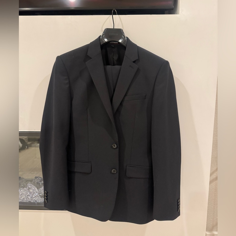 Express Classic Black Men's Suit - Picture 1 of 6